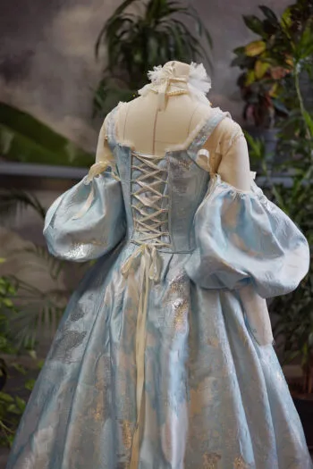 Château Chantilly - Alternative event and wedding dress by Chotronette